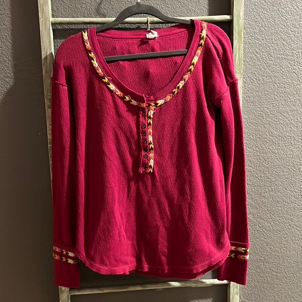 Free People long sleeved thermal to with button Down front